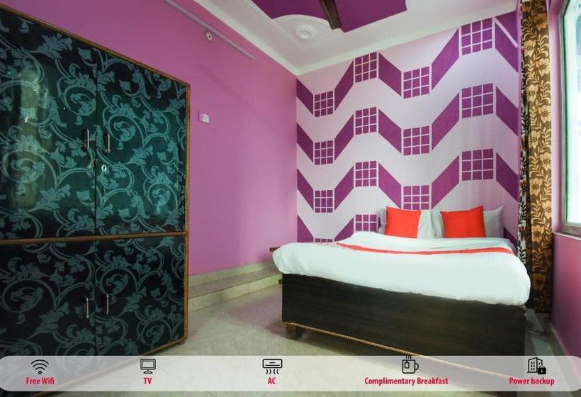 בית מלון כפרי Oyo 61663  Cocktail Plaza