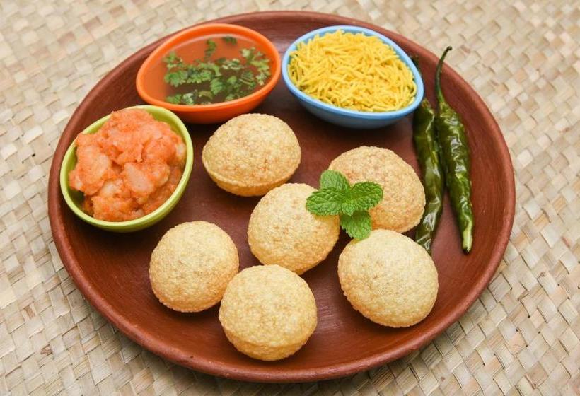 בית מלון כפרי Oyo 61663  Cocktail Plaza