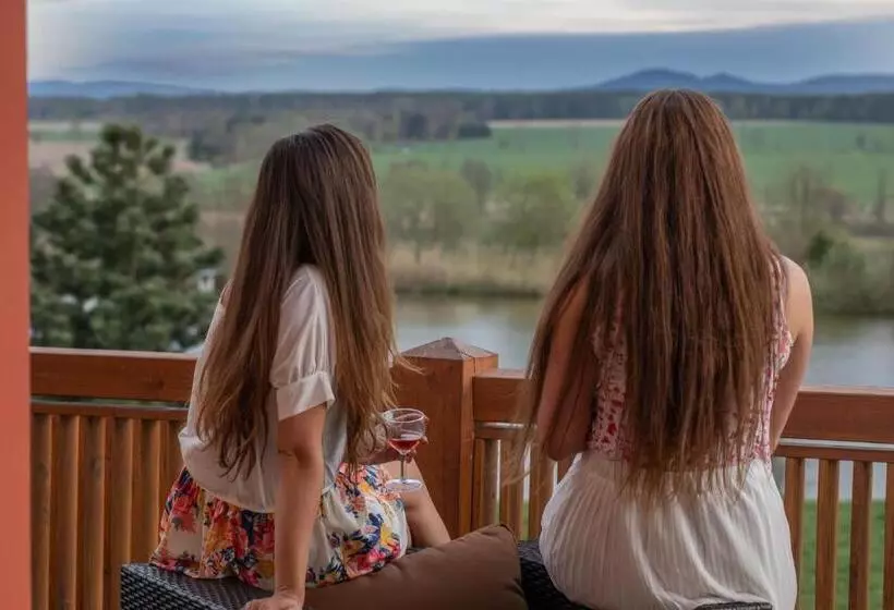 Hotelli Residence Safari Resort   Bison Lodge