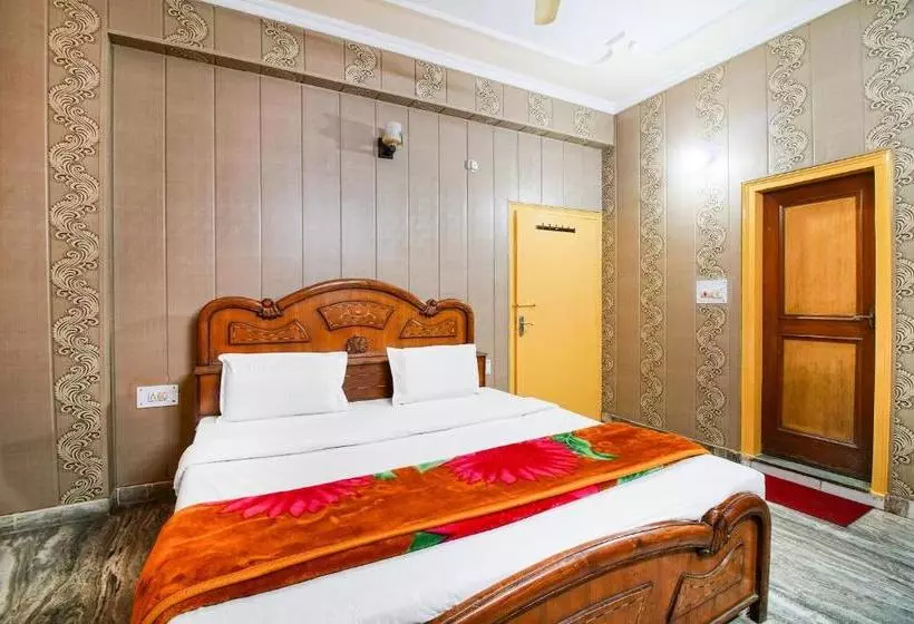 Hotelli Spot On 37066  Aman Palace