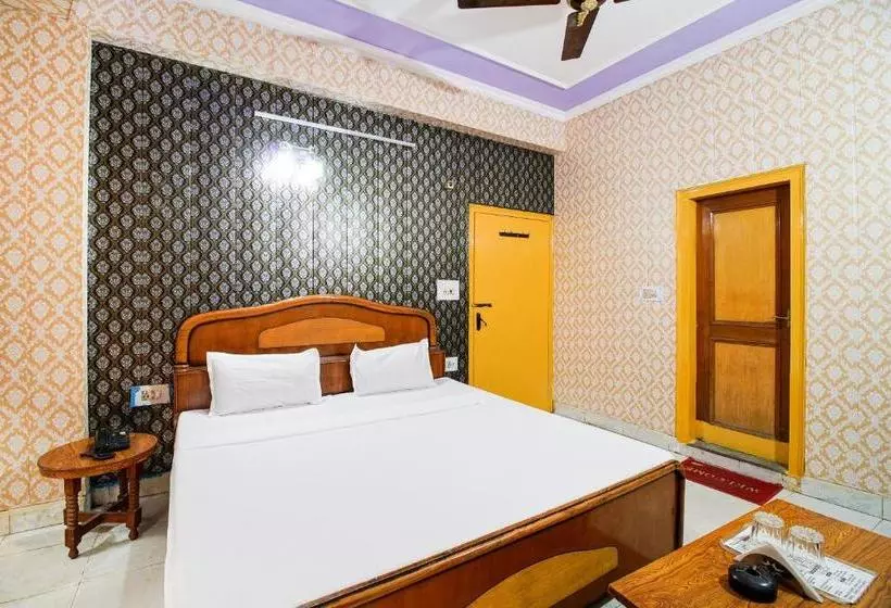 Hotelli Spot On 37066  Aman Palace