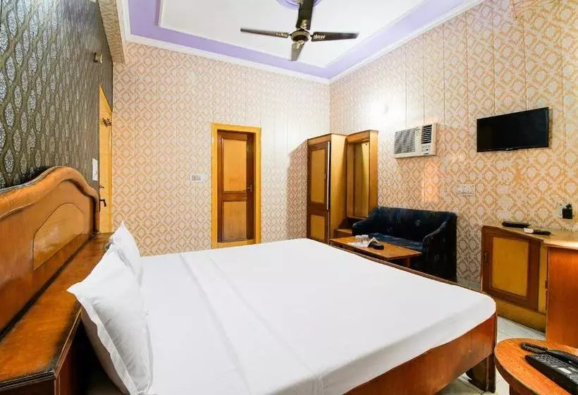 Hotelli Spot On 37066  Aman Palace