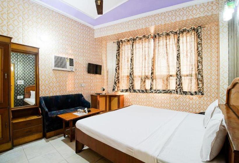 호텔 Spot On 37066 Aman Palace