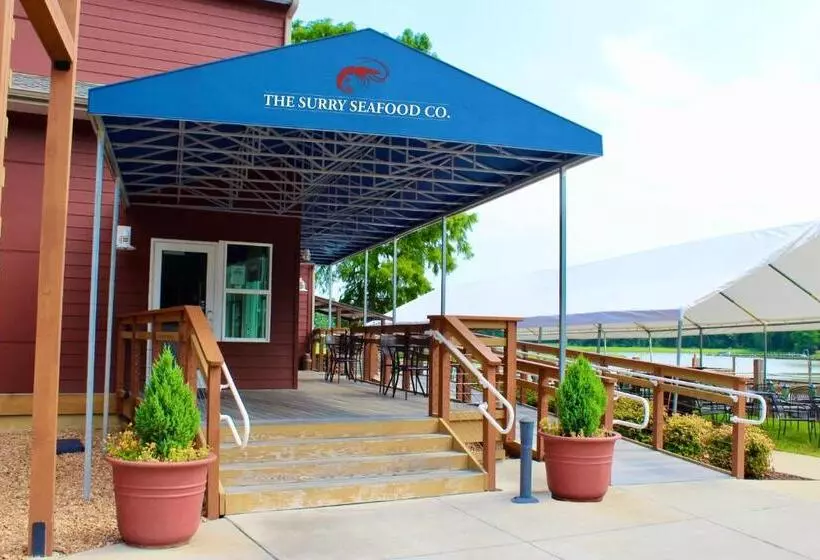 Hotelli Surry Seafood Company