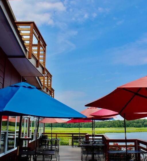 酒店 Surry Seafood Company