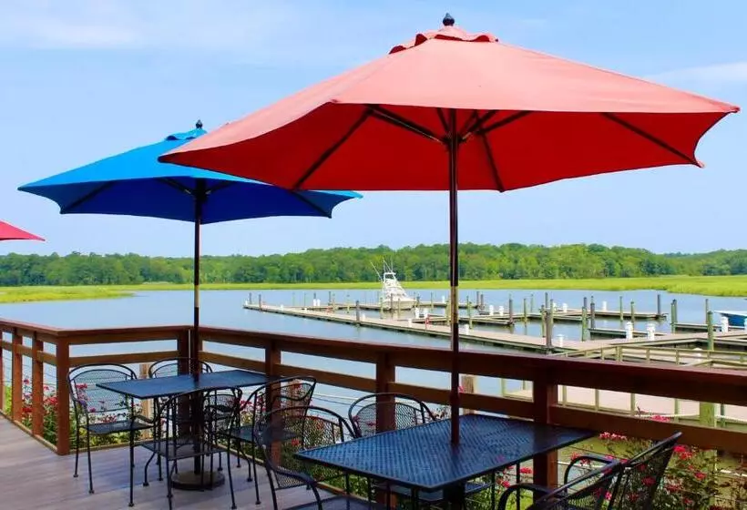 Hotelli Surry Seafood Company