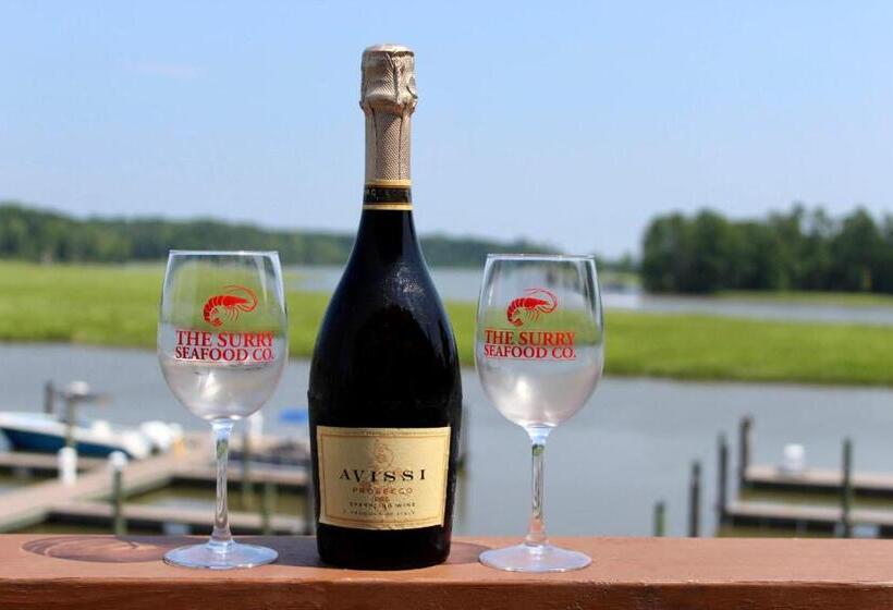 酒店 Surry Seafood Company