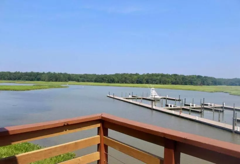 Hotelli Surry Seafood Company