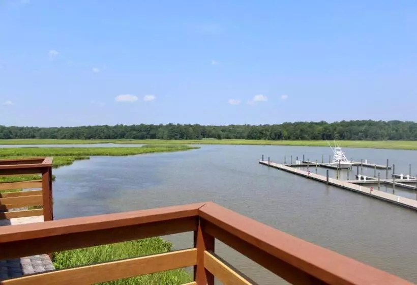 Hotelli Surry Seafood Company