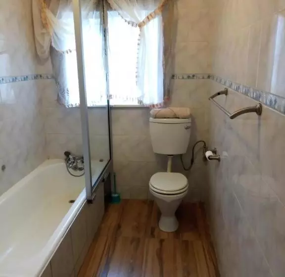 Majatalo Dante Guest House