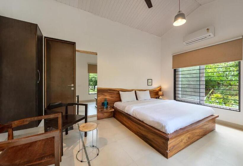 Пансион Saffronstays Casa Manga, Karjat   Pet Friendly Pool Villa Near Nd S Film World And Saltt