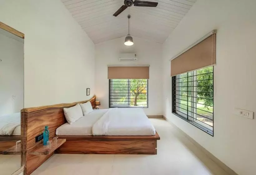 Majatalo Saffronstays Casa Manga, Karjat   Pet Friendly Pool Villa Near Nd S Film World And Saltt