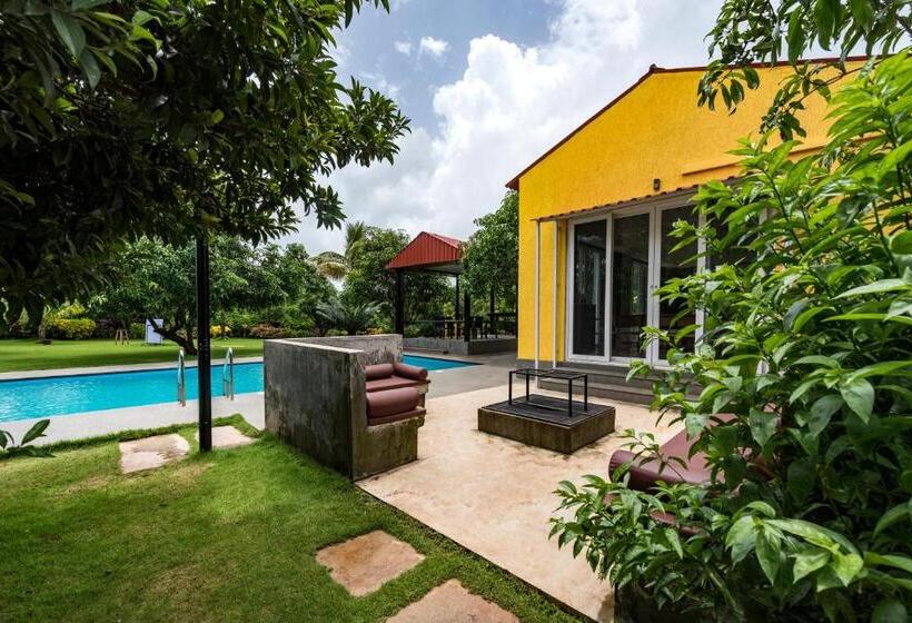 Пансион Saffronstays Casa Manga, Karjat   Pet Friendly Pool Villa Near Nd S Film World And Saltt