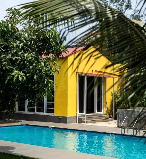 Majatalo Saffronstays Casa Manga, Karjat   Pet Friendly Pool Villa Near Nd S Film World And Saltt