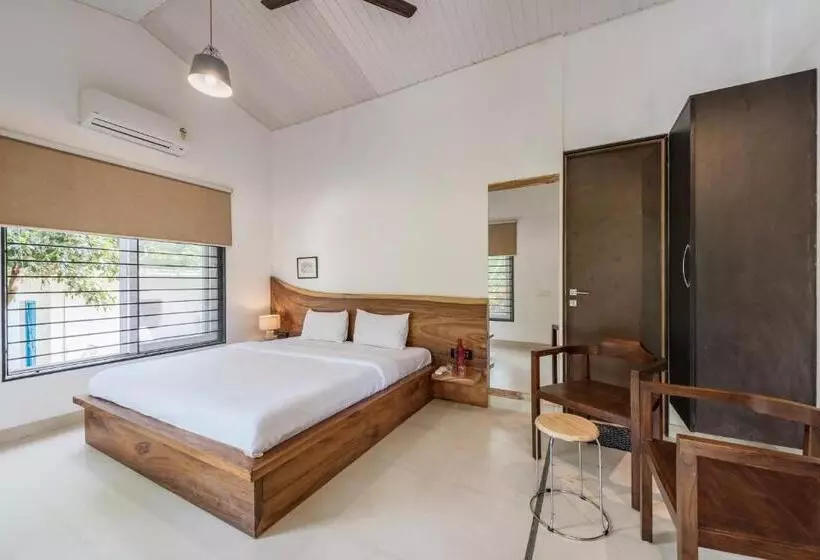 Majatalo Saffronstays Casa Manga, Karjat   Pet Friendly Pool Villa Near Nd S Film World And Saltt