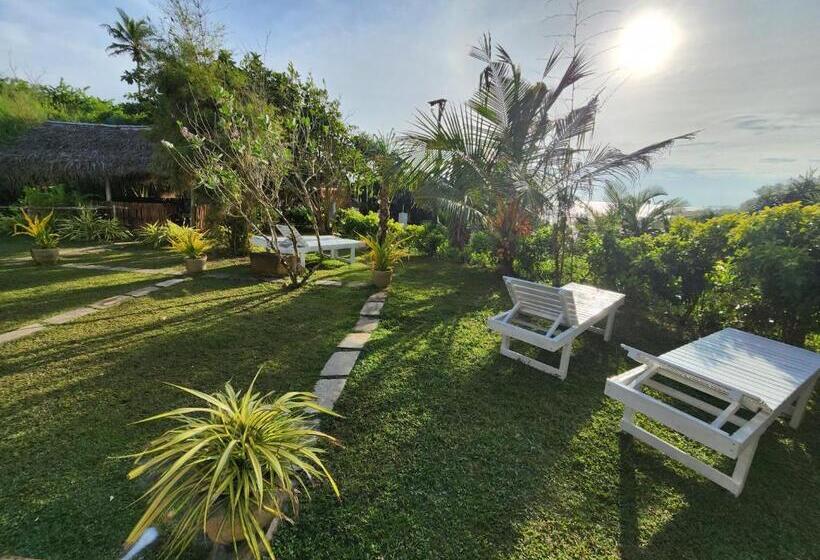 پانسیون Screwpine Beach Villa