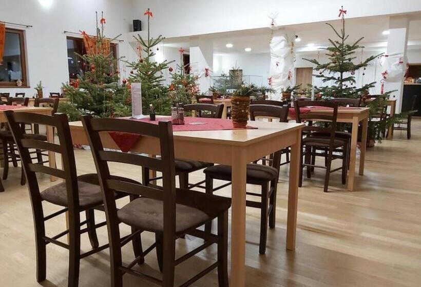 פנסיון Penzion A Restaurace U Sousedů