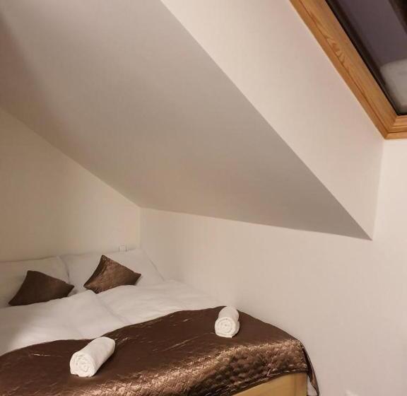 פנסיון Penzion A Restaurace U Sousedů