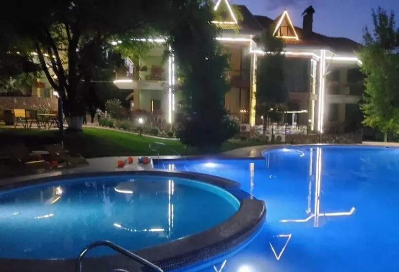 ユースホステル Green Canyon Uzbekistan