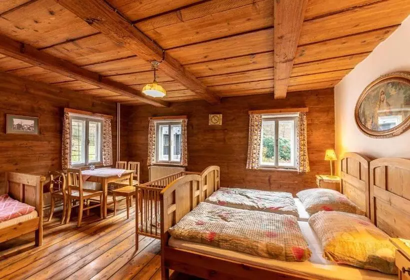 Retkeilymaja Penzion Na Bělidle