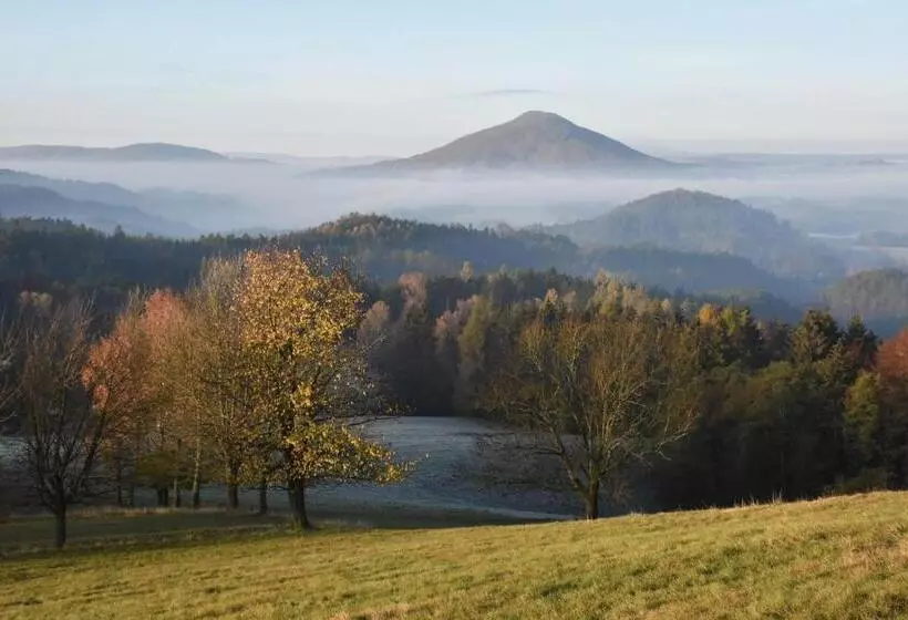 Retkeilymaja Penzion Na Bělidle