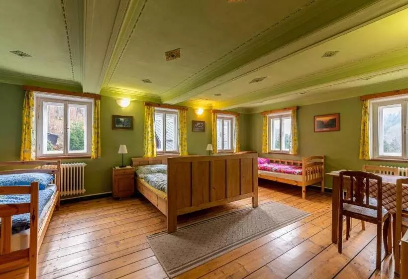 Retkeilymaja Penzion Na Bělidle