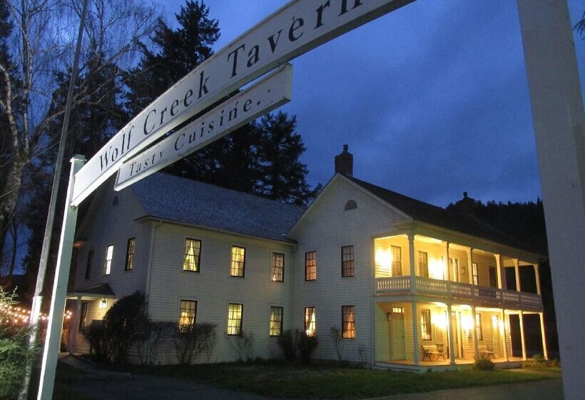 旅馆 Wolf Creek Inn & Tavern