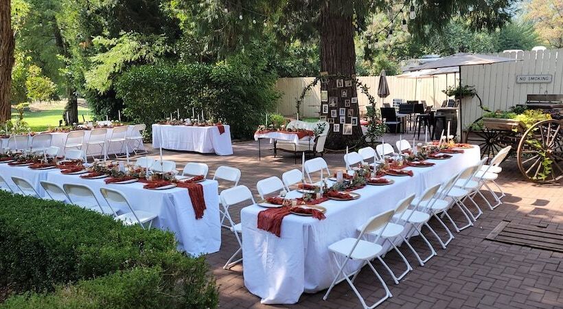 旅馆 Wolf Creek Inn & Tavern