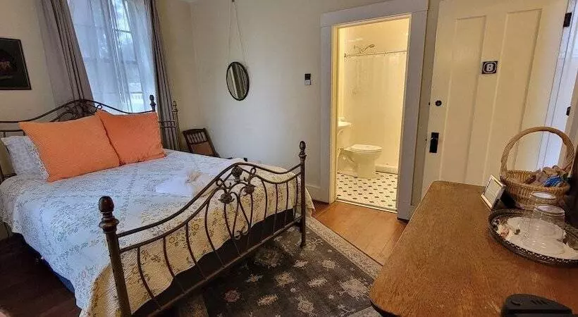 Retkeilymaja Wolf Creek Inn & Tavern