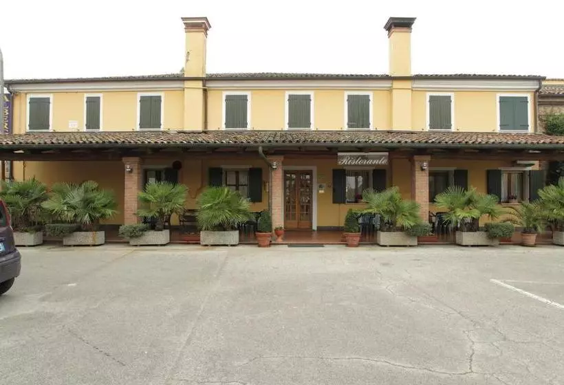 ホテル Ristorante Albergo Al Capitello