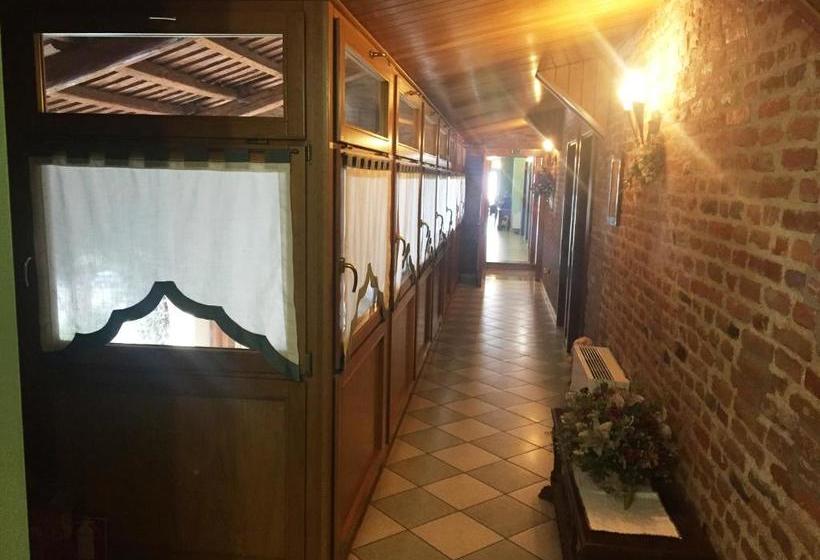 ホテル Ristorante Albergo Al Capitello