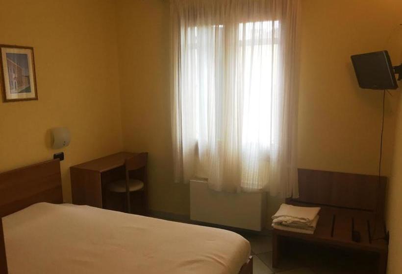 ホテル Ristorante Albergo Al Capitello