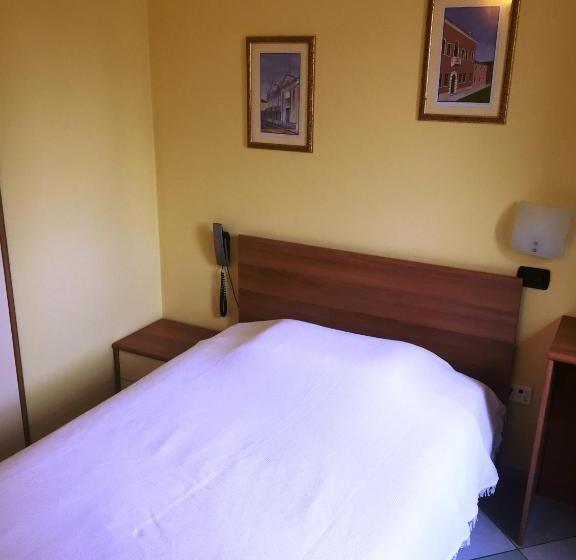 ホテル Ristorante Albergo Al Capitello