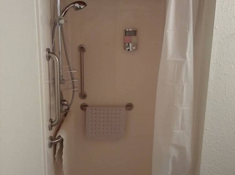 호텔 Comfort Zone Inn