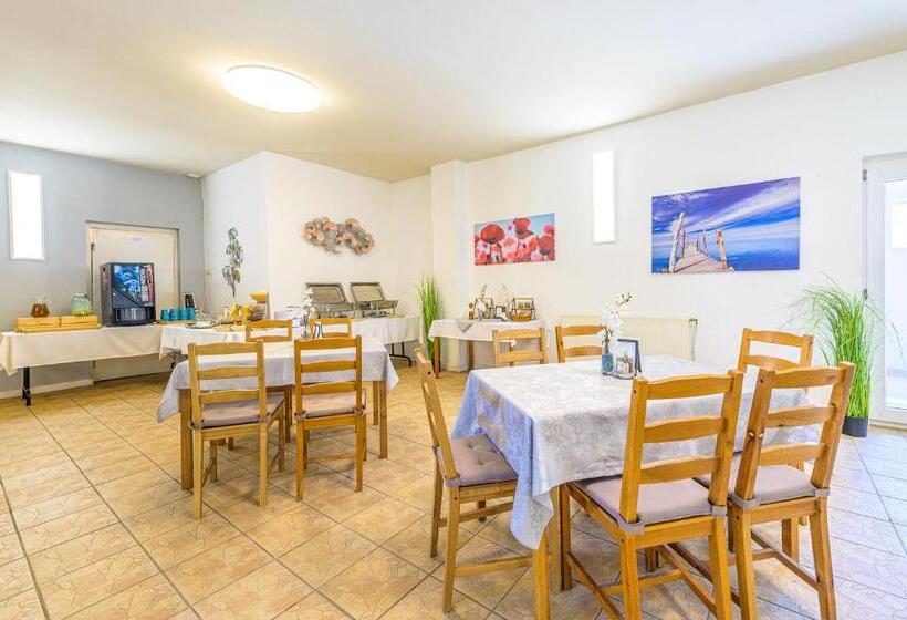 Отель Herczeg Udvarház Poroszló