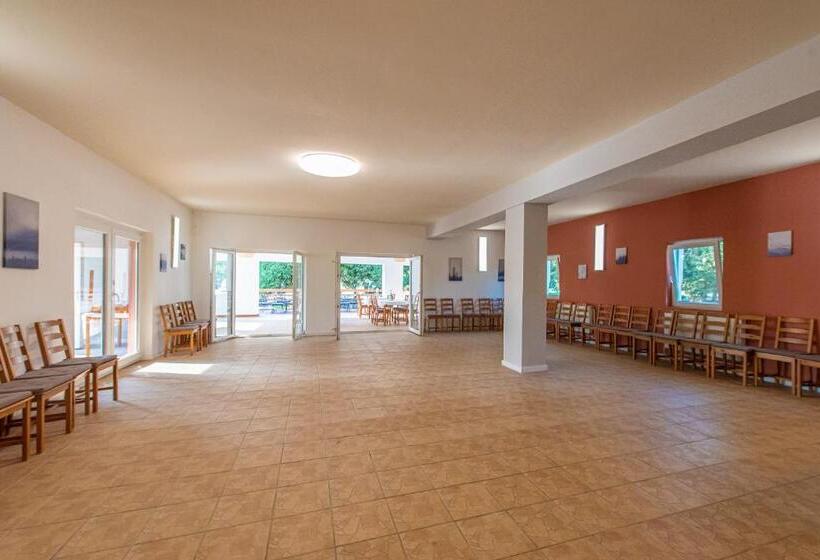 Отель Herczeg Udvarház Poroszló