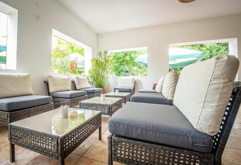 Отель Herczeg Udvarház Poroszló