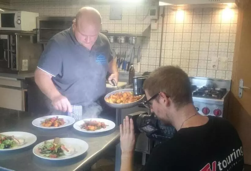 Hotelli Landgasthof Und Pension Zum Löwen