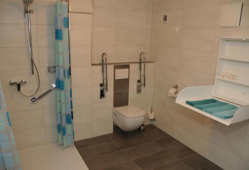 בית מלון כפרי Landgasthof Und Pension Zum Löwen