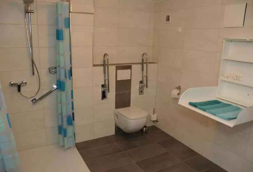 Hotelli Landgasthof Und Pension Zum Löwen