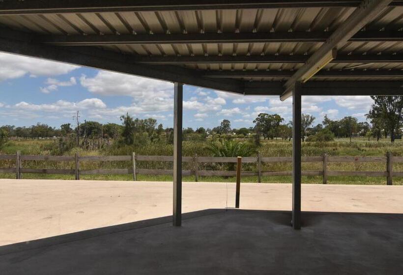 Отель Mundubbera Billabong Motor Inn