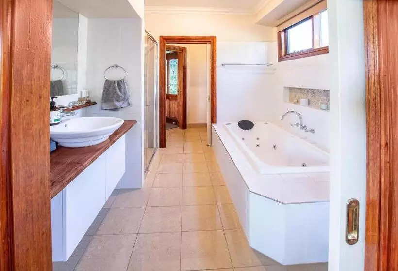 Hotelli Raynella Alpaca Farmstay