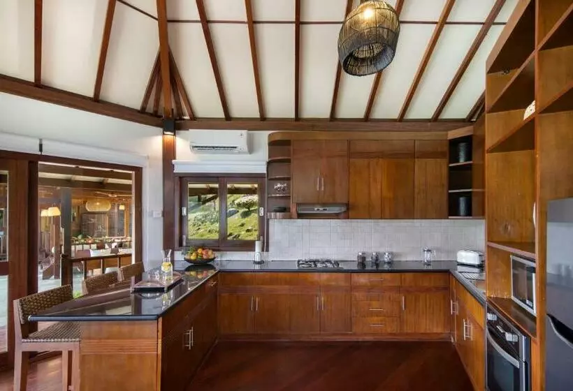 ホテル Sempiak Seaside Resort