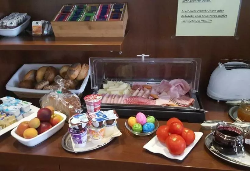 ホテル Pension Zum Raubritter