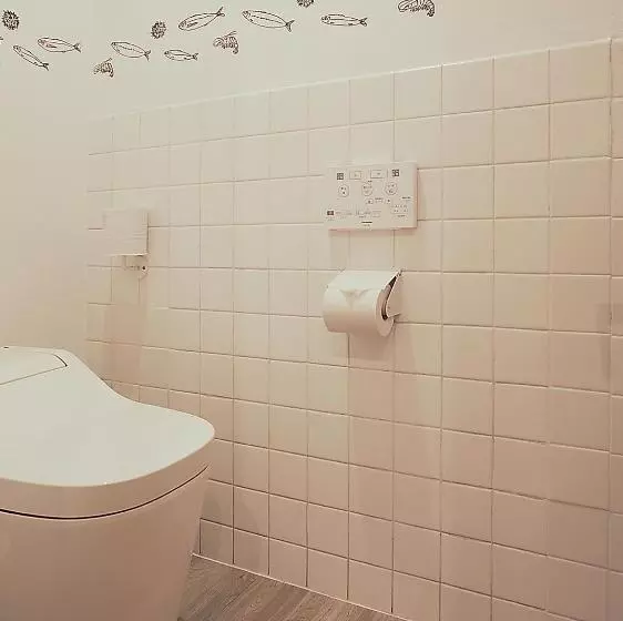 Iwashi Building Hostel