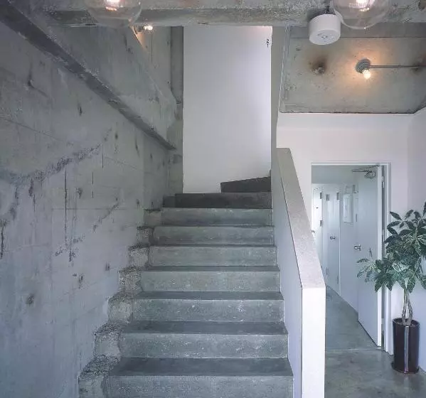 Iwashi Building Hostel