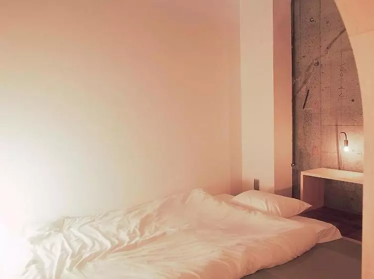 Iwashi Building Hostel