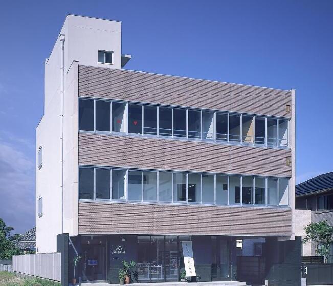 Iwashi Building Hostel