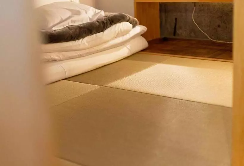 Iwashi Building Hostel