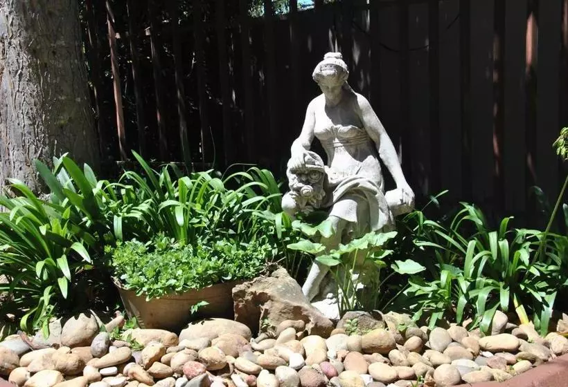 Majatalo De Loft Guesthouse